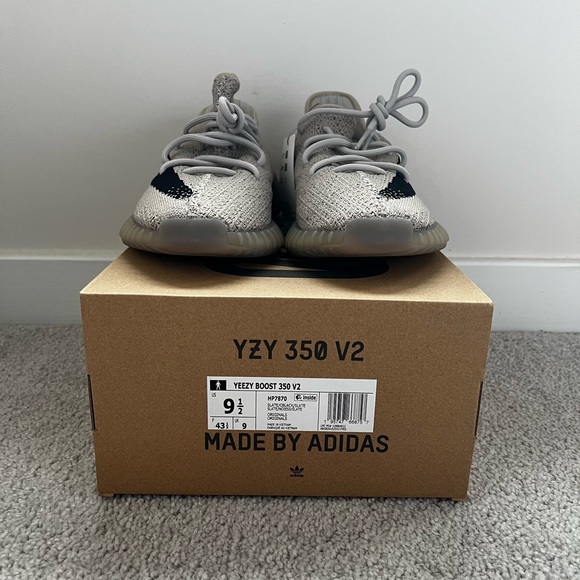 adidas gazelle silver green womens Yeezy 500 Clay Brown (USED) – Viper Soles main image 0
